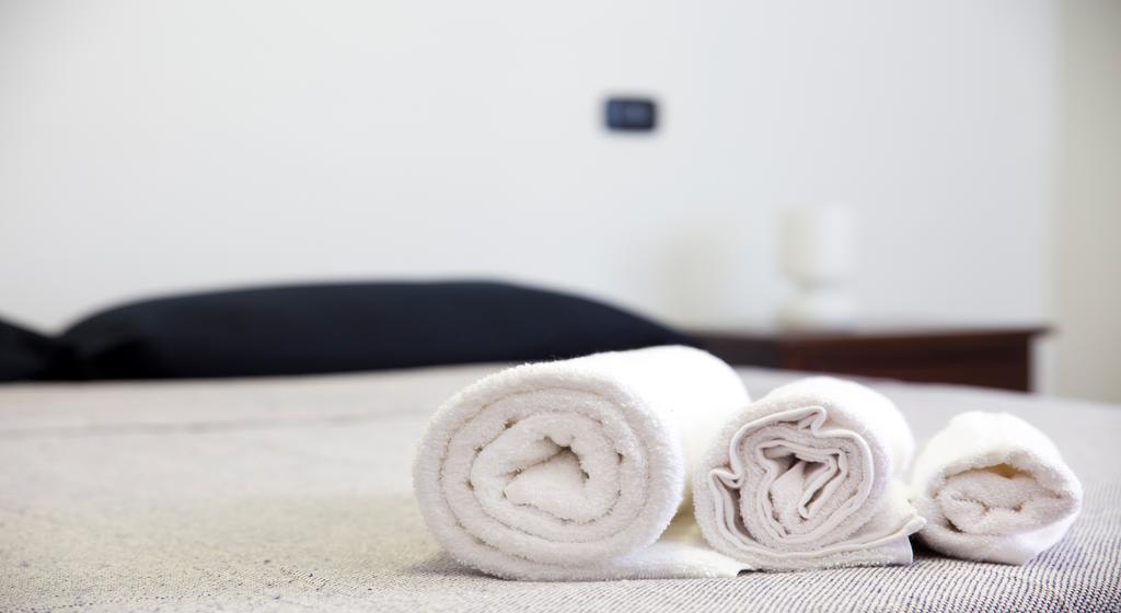 Domus Regis Bed & Breakfast Cagliari Bagian luar foto