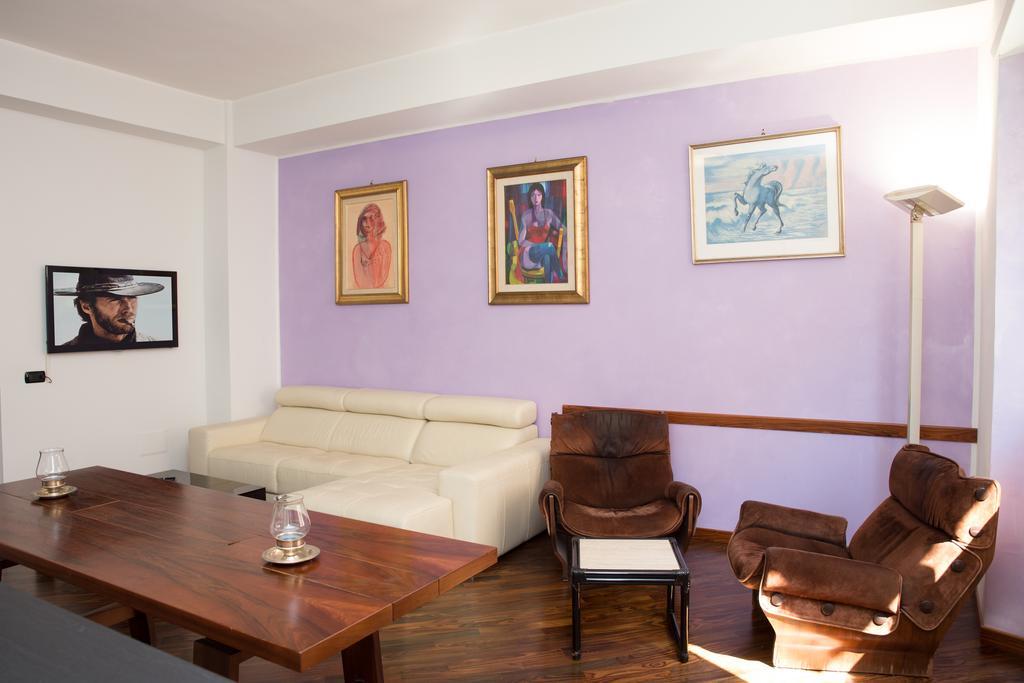 Domus Regis Bed & Breakfast Cagliari Bagian luar foto