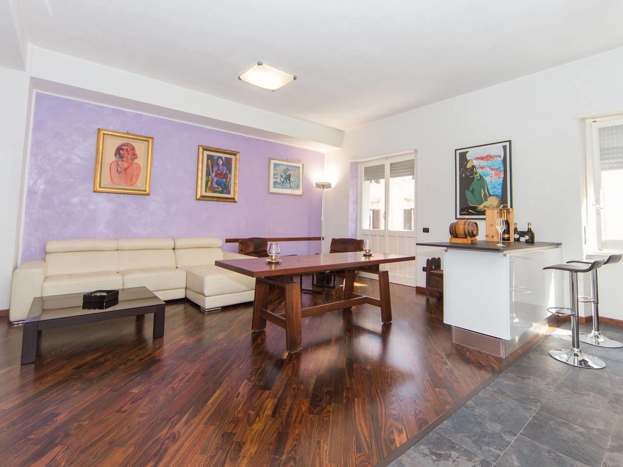Domus Regis Bed & Breakfast Cagliari Bagian luar foto