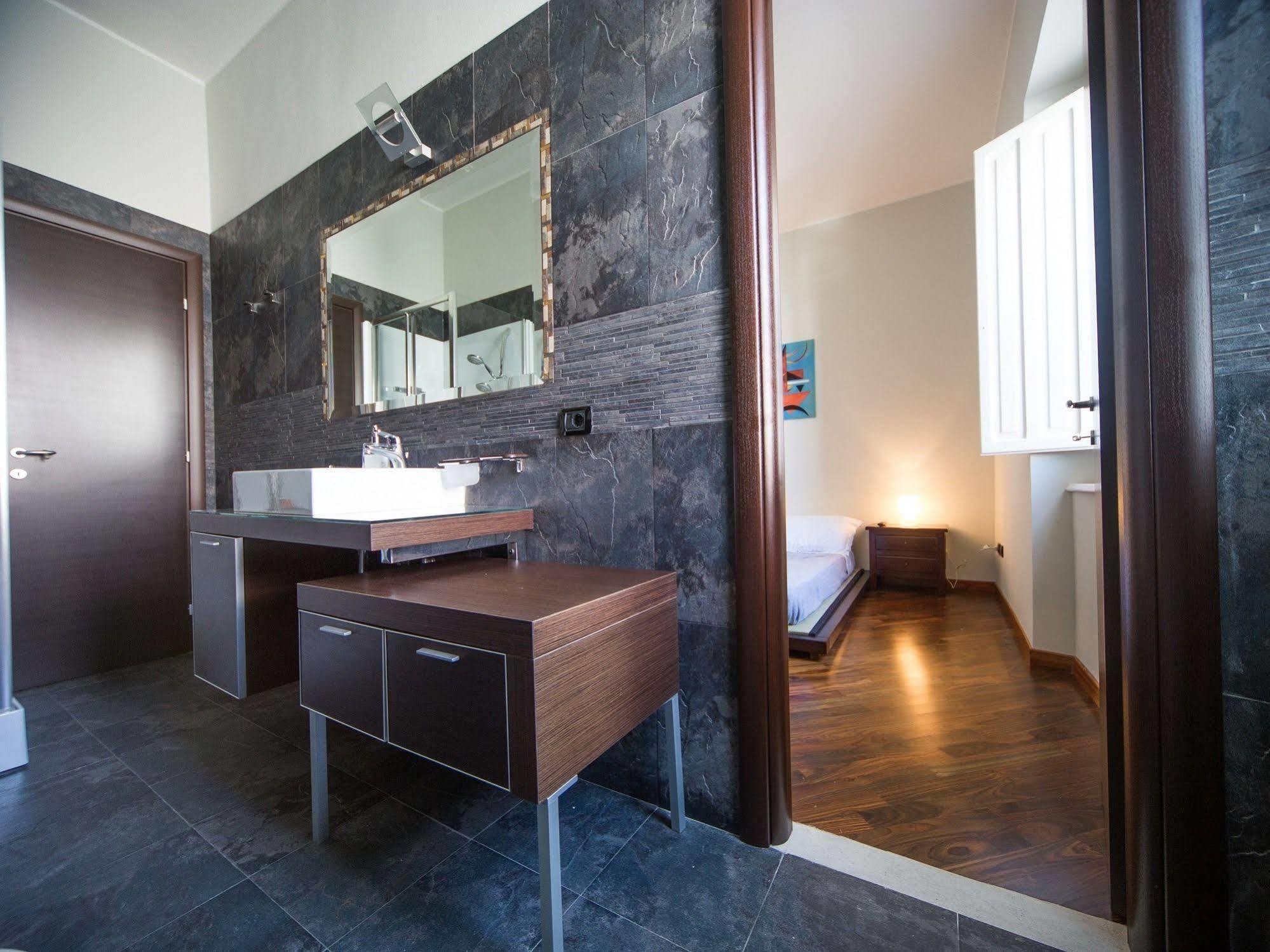 Domus Regis Bed & Breakfast Cagliari Bagian luar foto